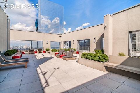 8886 Balboa Dr, Cincinnati, OH 45231 photo 1