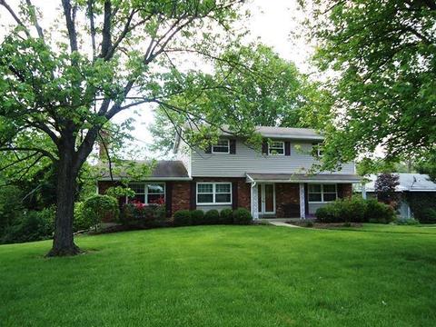10156 Winstead Ln, Cincinnati, OH 45231 photo 1