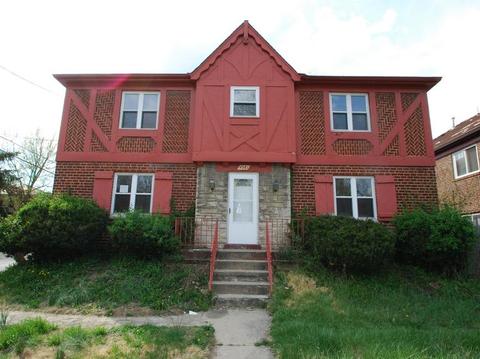 4581 Paddock Rd, Cincinnati, OH 45229 photo 1