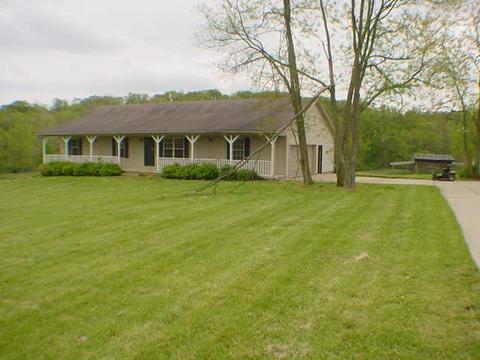 76 Holiday Ln, Blanchester, OH 45107 photo 1
