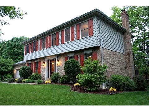 7815 Stoneleigh Ln, Cincinnati, OH 45255 photo 1