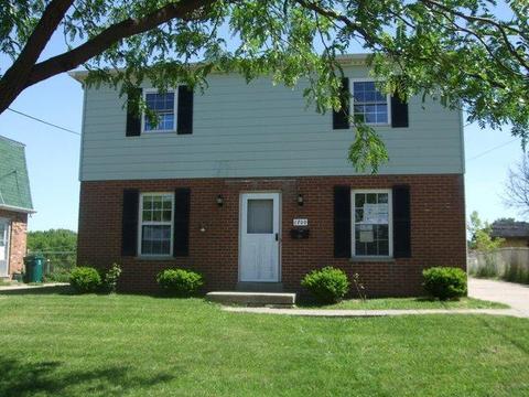 1700 Atson Ln, Cincinnati, OH 45205 photo 1