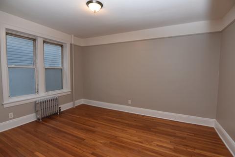 69 Hadley Rd, Greenhills, OH 45218 photo 8