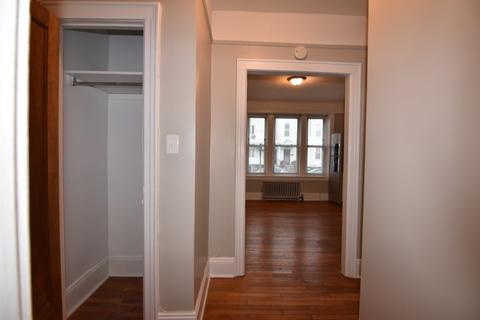 69 Hadley Rd, Greenhills, OH 45218 photo 7