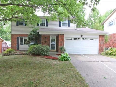 1577 Pinebluff Ln, Cincinnati, OH 45255 photo 1