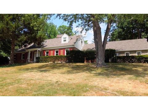 8704 Hollyhock Dr, Cincinnati, OH 45231 photo 1