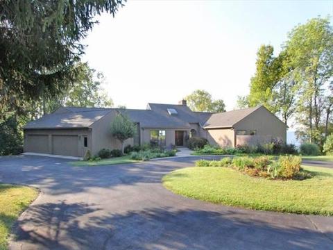 334 Bishopsbridge Dr, Cincinnati, OH 45255 photo 1