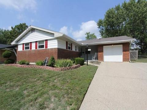 706 Converse Dr, Forest Park, OH 45240 photo 1