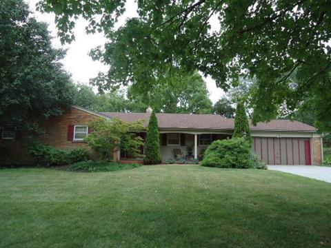 10262 Lochcrest Dr, Cincinnati, OH 45231 photo 1