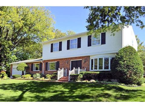 3808 Barker Rd, Cincinnati, OH 45229 photo 1