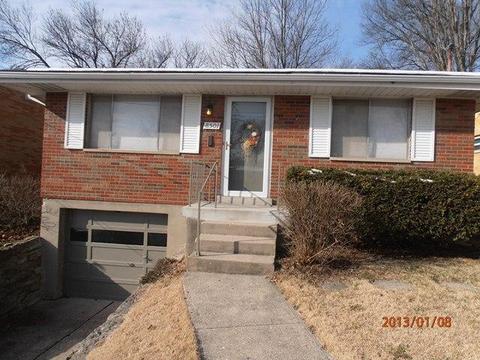 8501 Bobolink Dr, Cincinnati, OH 45231 photo 1