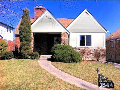 1844 Blackstone Pl, Cincinnati, OH 45237 photo 1
