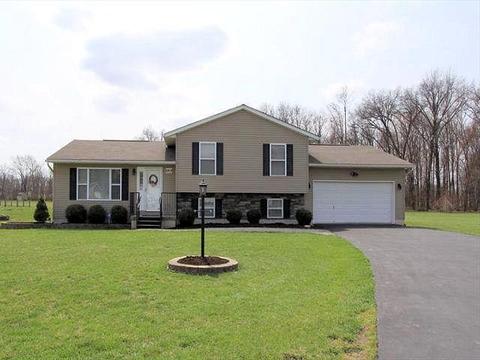 8819 Doe Ct, Blanchester, OH 45107 photo 1