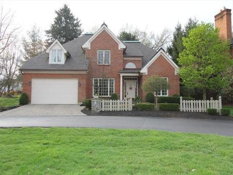 16 Hampton Ln, Cincinnati, OH 45208 photo 1