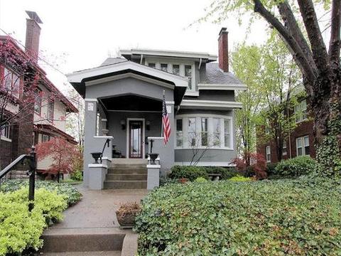 2844 St Charles Pl, Cincinnati, OH 45208 photo 1