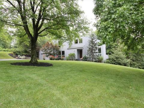 5831 Ropes Dr, Cincinnati, OH 45244 photo 1