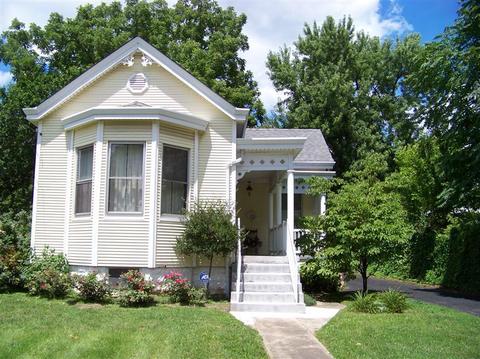1366 Section Rd, Cincinnati, OH 45237 photo 1