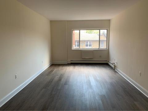 2471 Berthbrook Dr, Cincinnati, OH 45231 photo 1