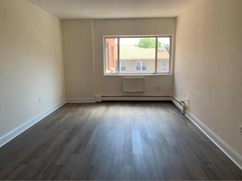 2471 Berthbrook Dr, Cincinnati, OH 45231 photo 4