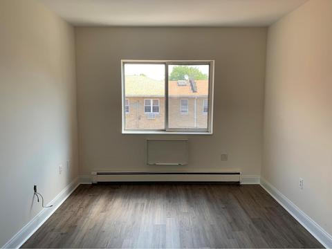 2471 Berthbrook Dr, Cincinnati, OH 45231 photo 2