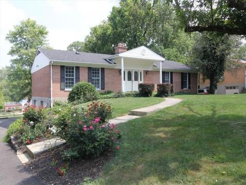 10200 Winstead Ln, Cincinnati, OH 45231 photo 1