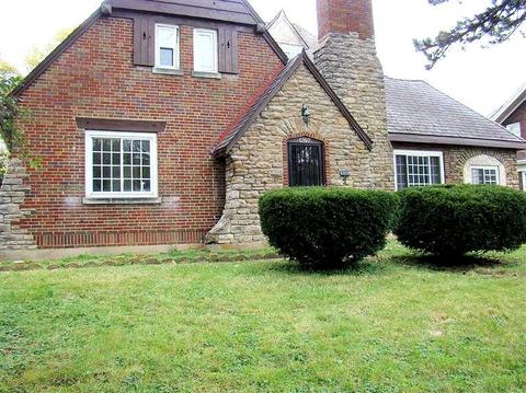 6397 Paddock Rd, Cincinnati, OH 45216 photo 1