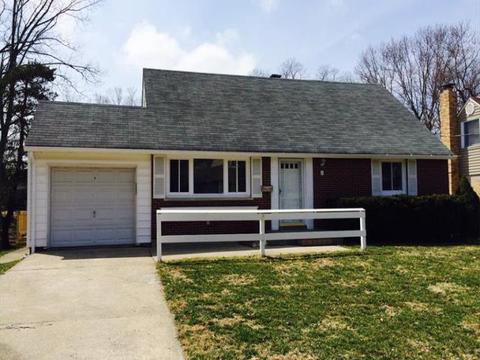 2 Deerhill Ln, Greenhills, OH 45218 photo 1