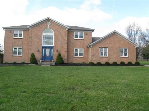 957 View Dr, Cincinnati, OH 45245 photo 1