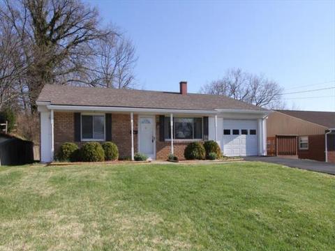 796 Denier Pl, Cincinnati, OH 45224 photo 1