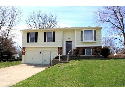 691 Woodthrush Dr, Cincinnati, OH 45244 photo 1