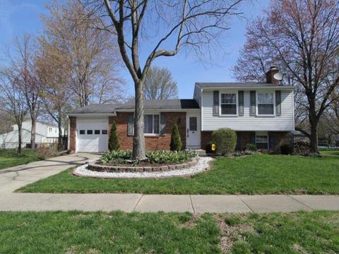 644 Holiday Dr, Cincinnati, OH 45245 photo 1