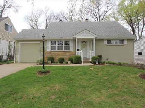 66 Hamlin Dr, Greenhills, OH 45218 photo 1