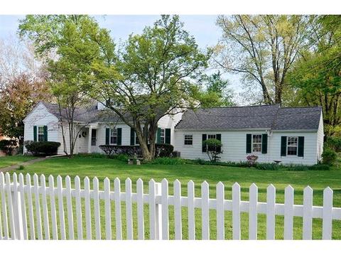 3645 Galbraith Rd, Cincinnati, OH 45236 photo 1