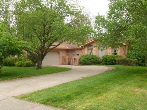 813 Exmoor Dr, Forest Park, OH 45240 photo 1