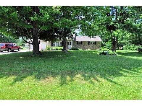 5518 Maple Grove Ave, Blanchester, OH 45107 photo 1