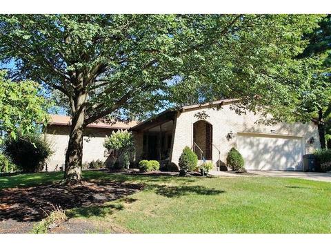 2238 Beechcroft Ct, Cincinnati, OH 45233 photo 1