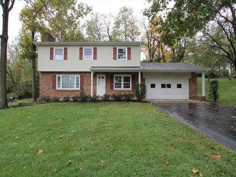 331 Ardon Ln, Wyoming, OH 45215 photo 1