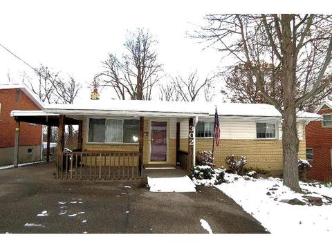 302 W Crest Dr, Reading, OH 45215 photo 1