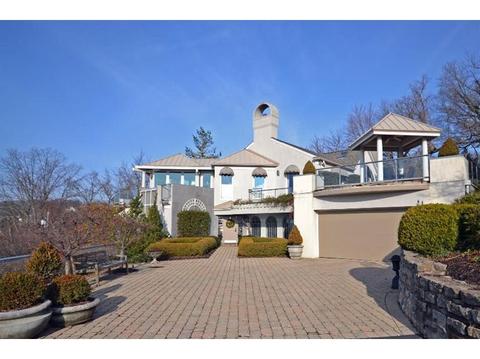 6 Pinehurst Ln, Cincinnati, OH 45208 photo 1