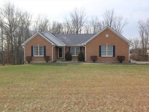 1028 Painter Fork Dr, Bethel, OH 45106 photo 1
