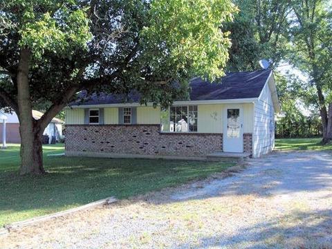 5449 Maple Grove Ave, Blanchester, OH 45107 photo 1