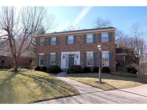 5749 Farhaven Dr, Cincinnati, OH 45247 photo 1