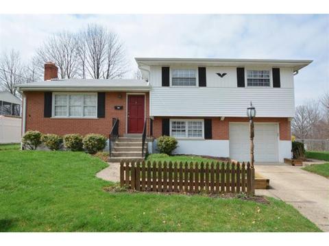 916 Twincrest Ct, Cincinnati, OH 45231 photo 1