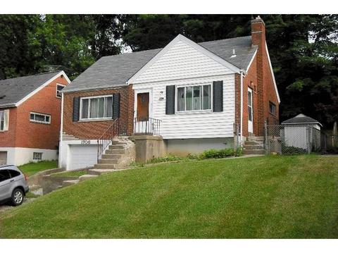1706 Ashbrook Dr, Cincinnati, OH 45238 photo 1