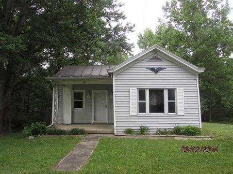 611 Johns St, Blanchester, OH 45107 photo 1