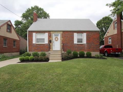 716 Maple Dr, Reading, OH 45215 photo 1
