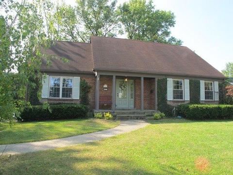 1007 Thornfield Ln, Cincinnati, OH 45224 photo 1