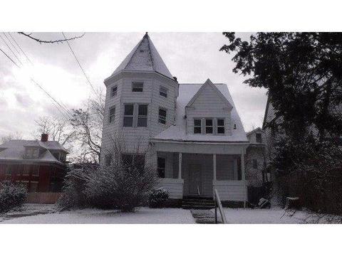299 Mcgregor Ave, Cincinnati, OH 45219 photo 1