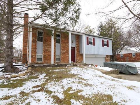 818 Picket Way, Cincinnati, OH 45245 photo 1