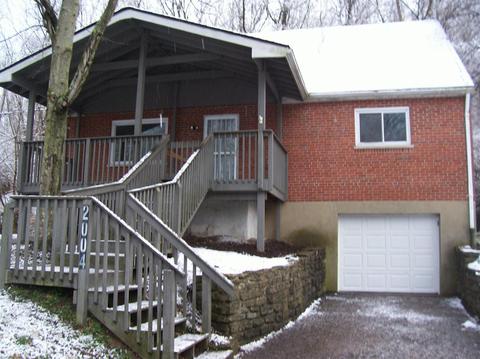2004 Quebec Rd, Cincinnati, OH 45214 photo 1